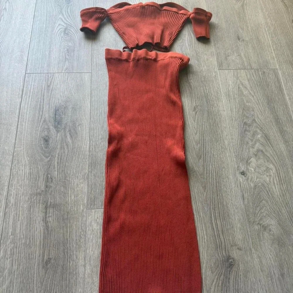Hera Collection Rust Ribbed Knit Two Piece Set Crop Top & Midi Skirt M - Picture 4 of 6
